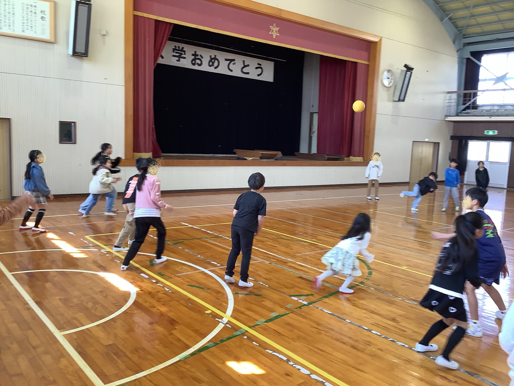5月の北小－縦割り班開き